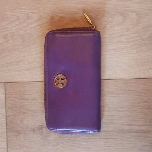 Tory Burch Purple Wallet - Picture 1 of 3